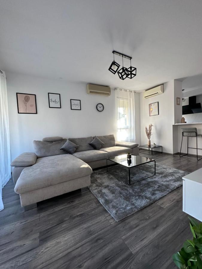 Bili Brig Apartment Zadar Bagian luar foto